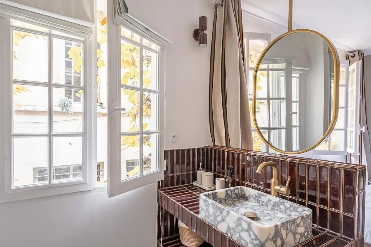 Parisian Duplex In Marais With Sauna 0*, Paris