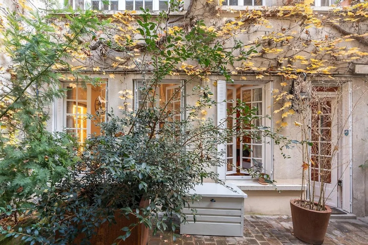 Parisian Duplex In Marais With Sauna 0*, Paris Fransa