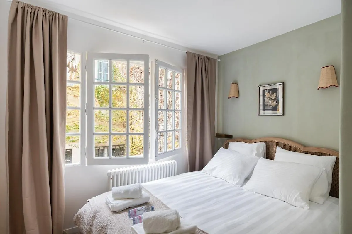 Parisian Duplex In Marais With Sauna 0*, Paris